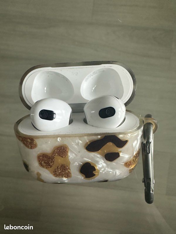 AirPods 3 (image 2)