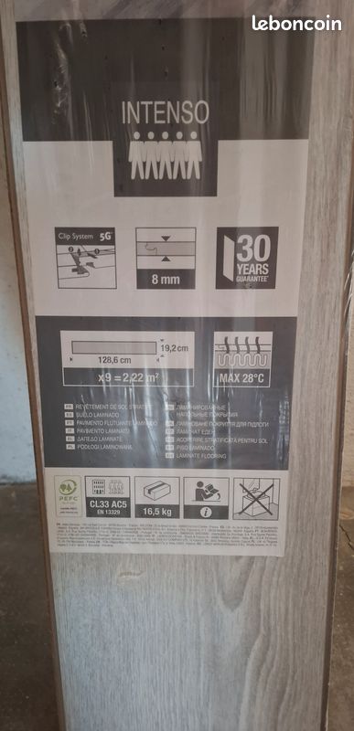 Vend parquet Neuf 7 colis de 2.22M2 le colis 80 possibilité de vendre au colis (image 1)