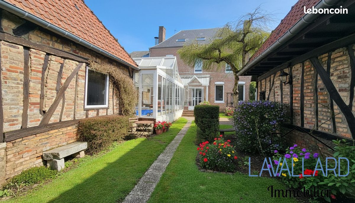 Maison 13 pièces 250 m² · à Vignacourt · 250 m² · 470 000 €