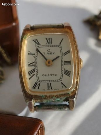 Montre Bracelet Ancienne Timex Petit Cadran Pour Femme – Non Testée (état D'origine)