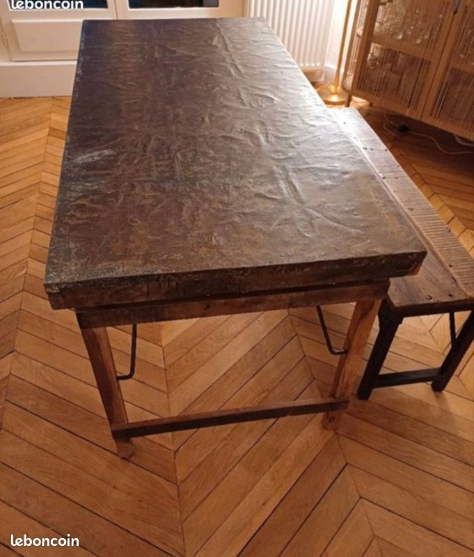 Table style industriel (image 1)