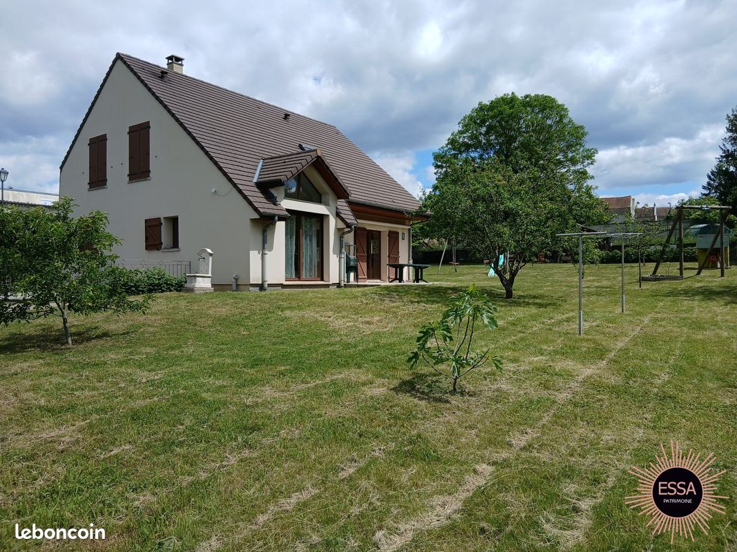 Maison 7 pièces 151 m² · à Breuil-Bois-Robert · 151 m² · 2 300 €/mois
