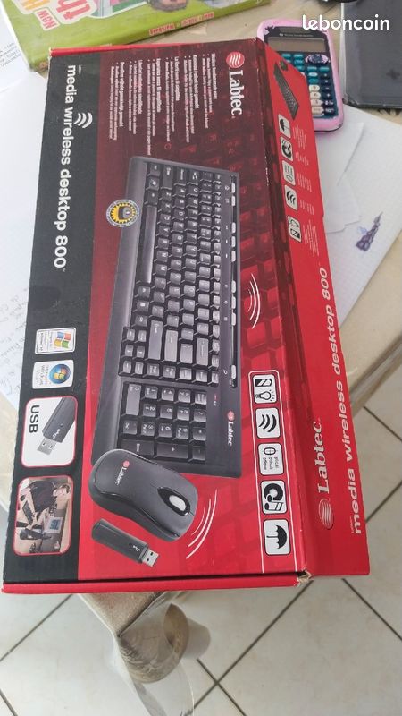 Clavier avec souris sans fil (image 1)