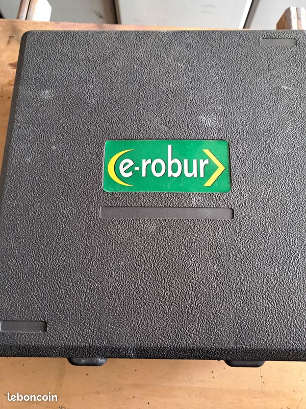 Trépan Mega Multispot AGI-Robur Ø 255 mm (avec coffret et notice) (image 1)