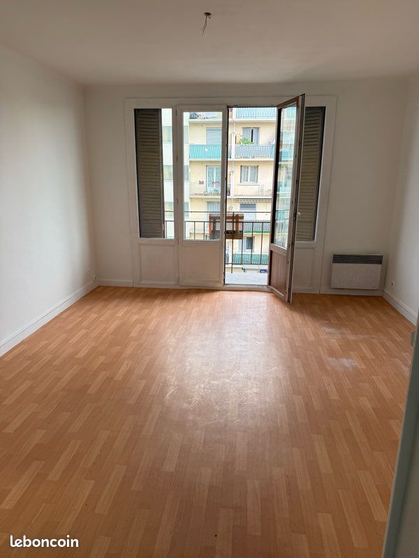 Appartement 3 pièces 60 m² · à Roussillon · 60 m² · 620 €