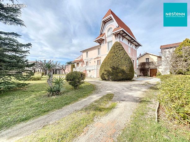 Maison 9 pièces 257 m²