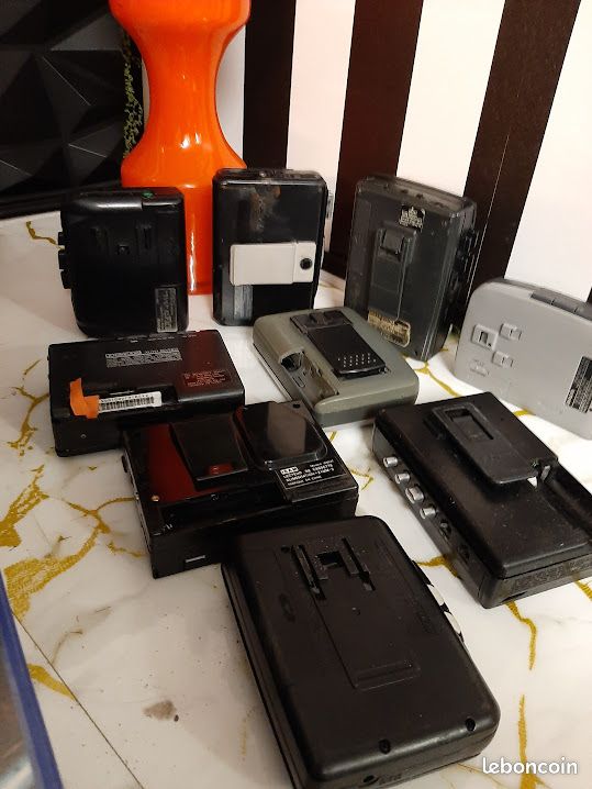 LOT DE WALKMAN Sony - Panasonic - Aiwa - Pour Pièces ou à réparer EUR 35,00 - FR
