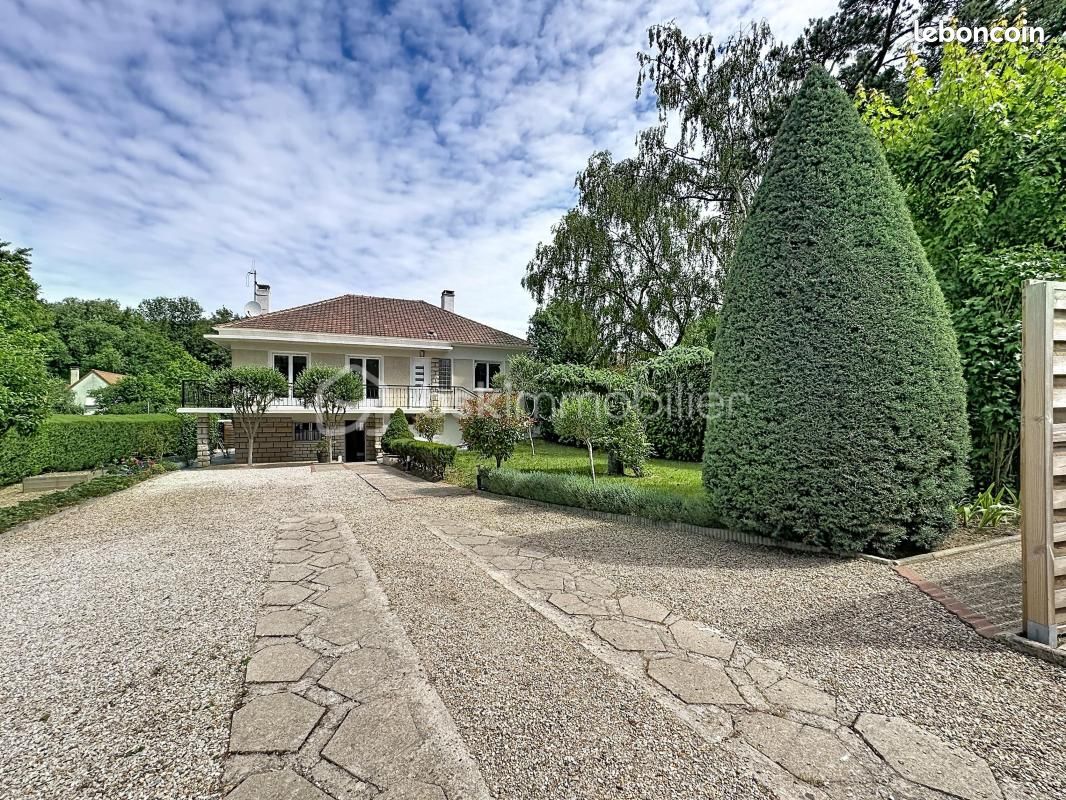 Maison 6 pièces 160 m² · à Villiers-Saint-Frédéric · 160 m² · 579 500 €