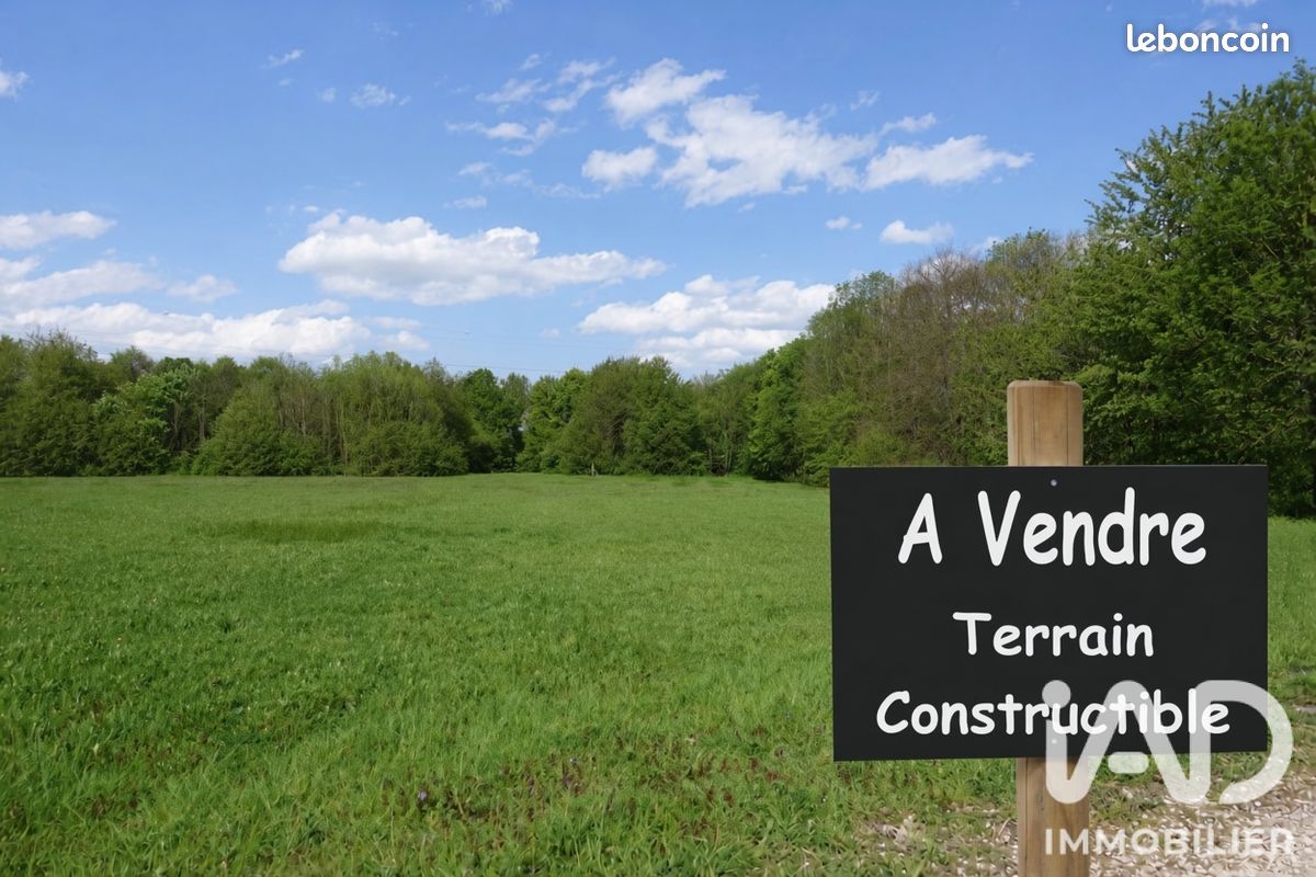 Terrain 3552 m² · à Charras · 3 552 m² · 30 000 €