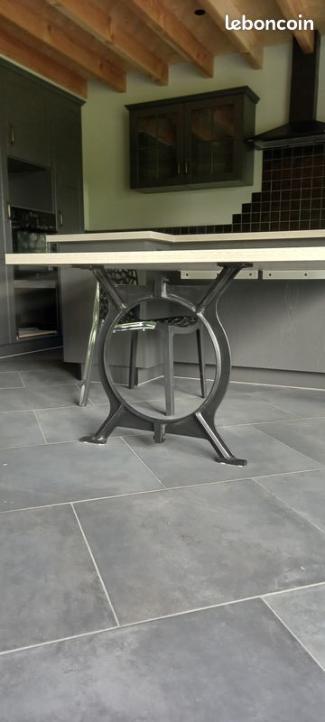 Pied de table en fonte (image 4)