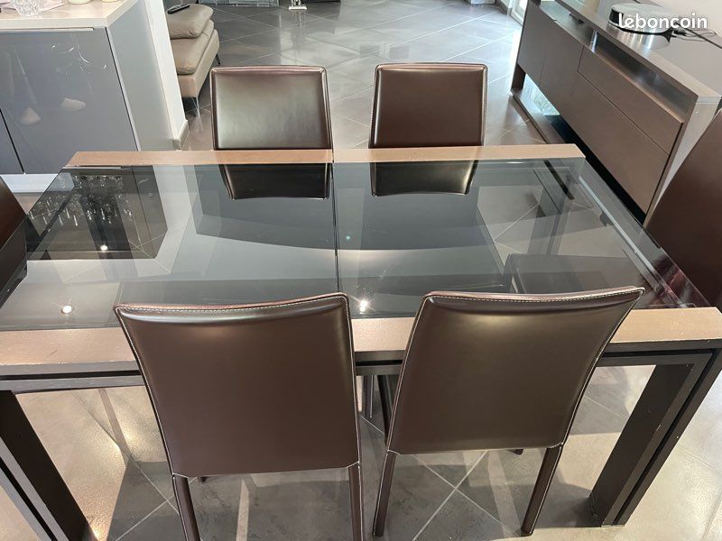 Meubles et table et chaises (image 3)