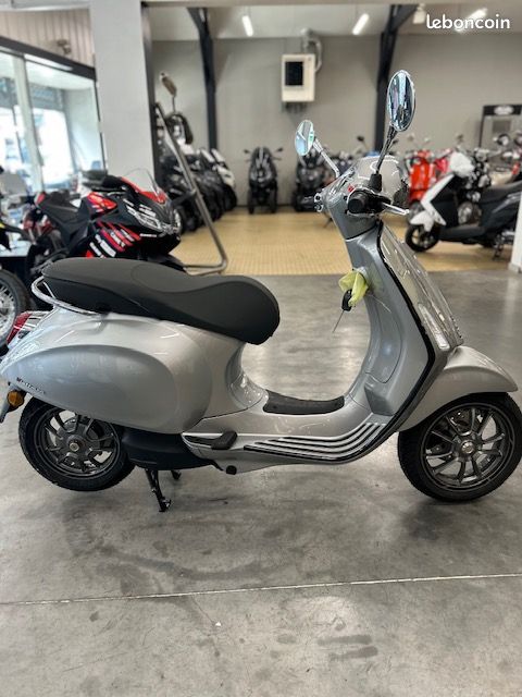 Vespa ELETTRICA PRIMAVERA 125 (image 1)