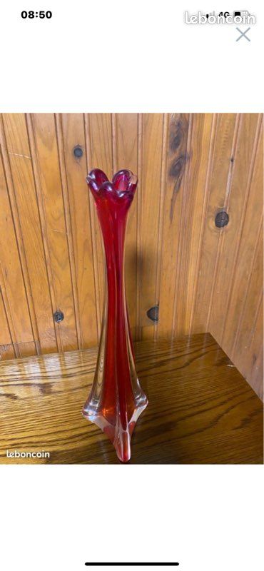 Vase en verre rouge (image 2)