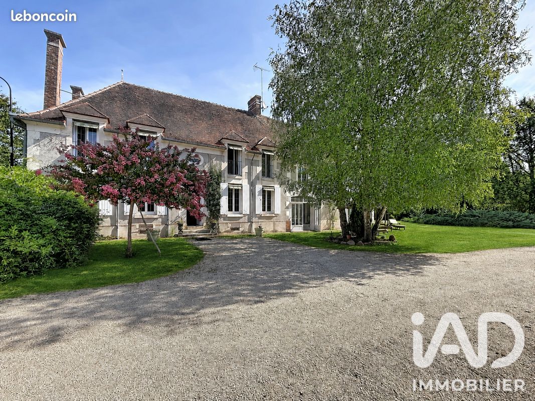 Maison 7 pièces 300 m² · à Héry · 300 m² · 490 000 €