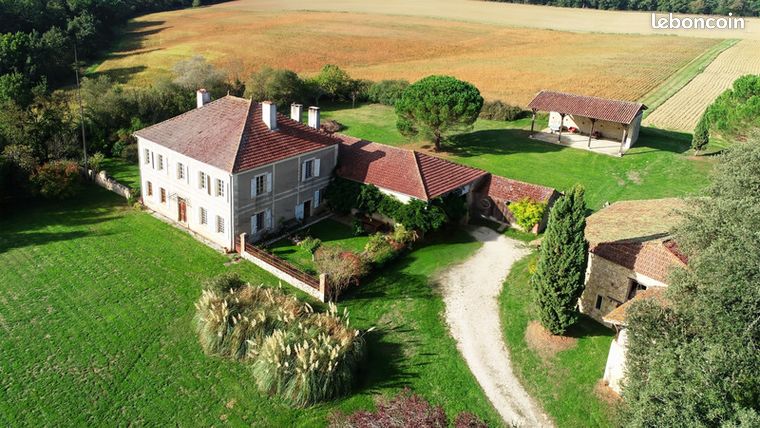 Maison 9 pièces 315 m²