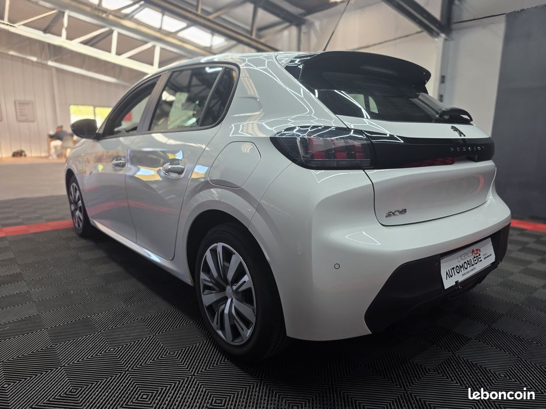 PEUGEOT 208 1.2 pure-tech (image 7)