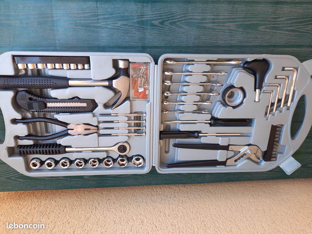 Caisse à outils (image 1)