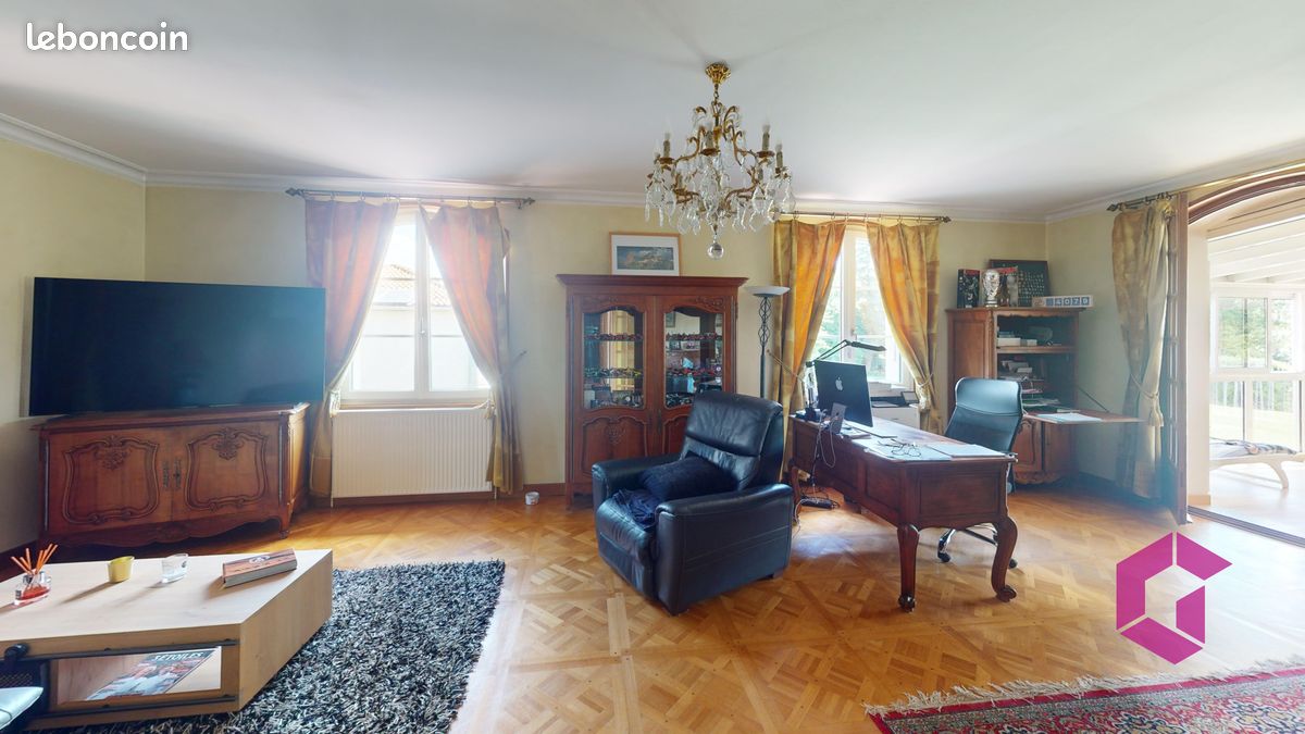 Propriété 9 pièces 238 m² (image 11)