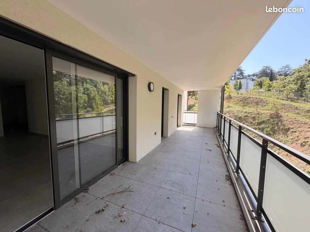 Appartement 4 pièces 86 m² · à Charbonnières-les-Bains · 86 m² · 1 327 €
