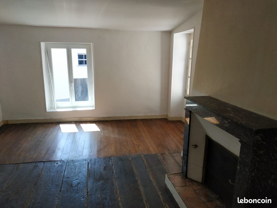 Maison 12 pièces 180 m² · à Parthenay · 180 m² · 99 000 €