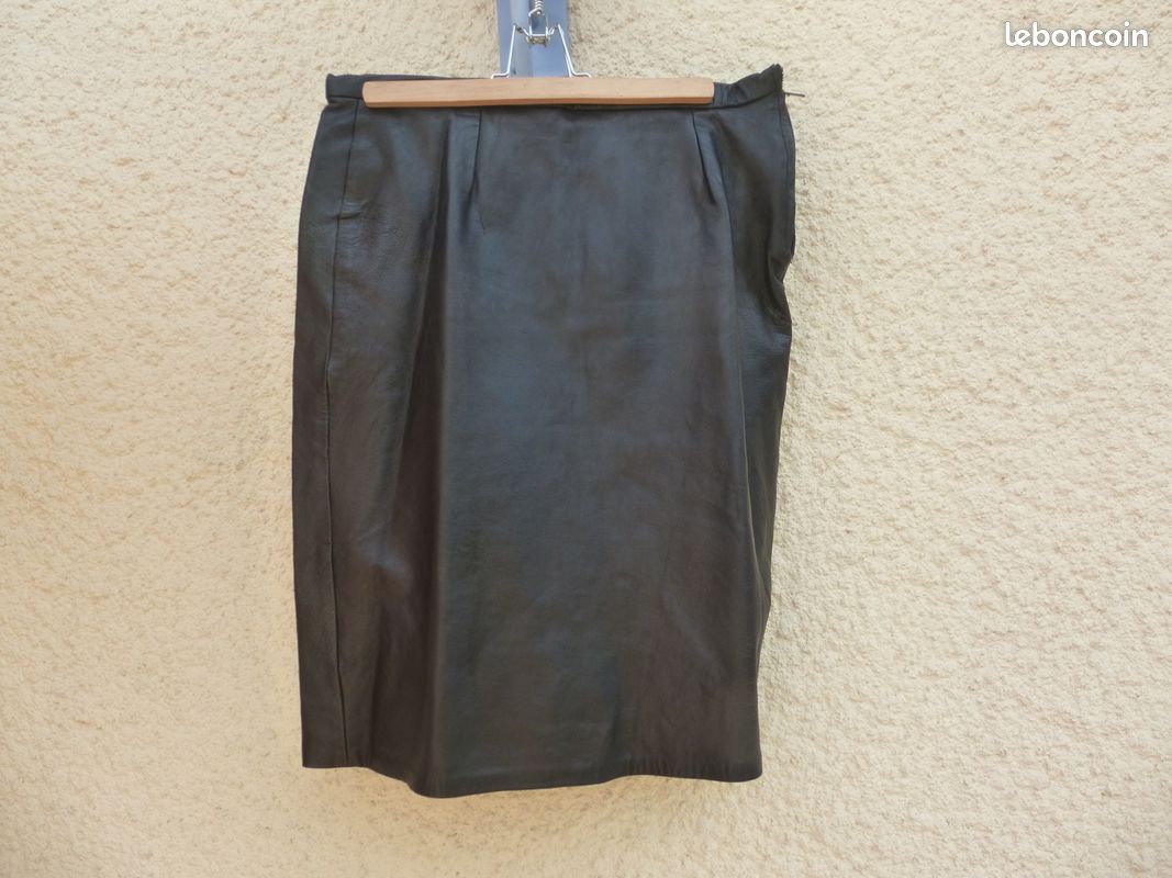 Jupe noire en cuir (image 1)
