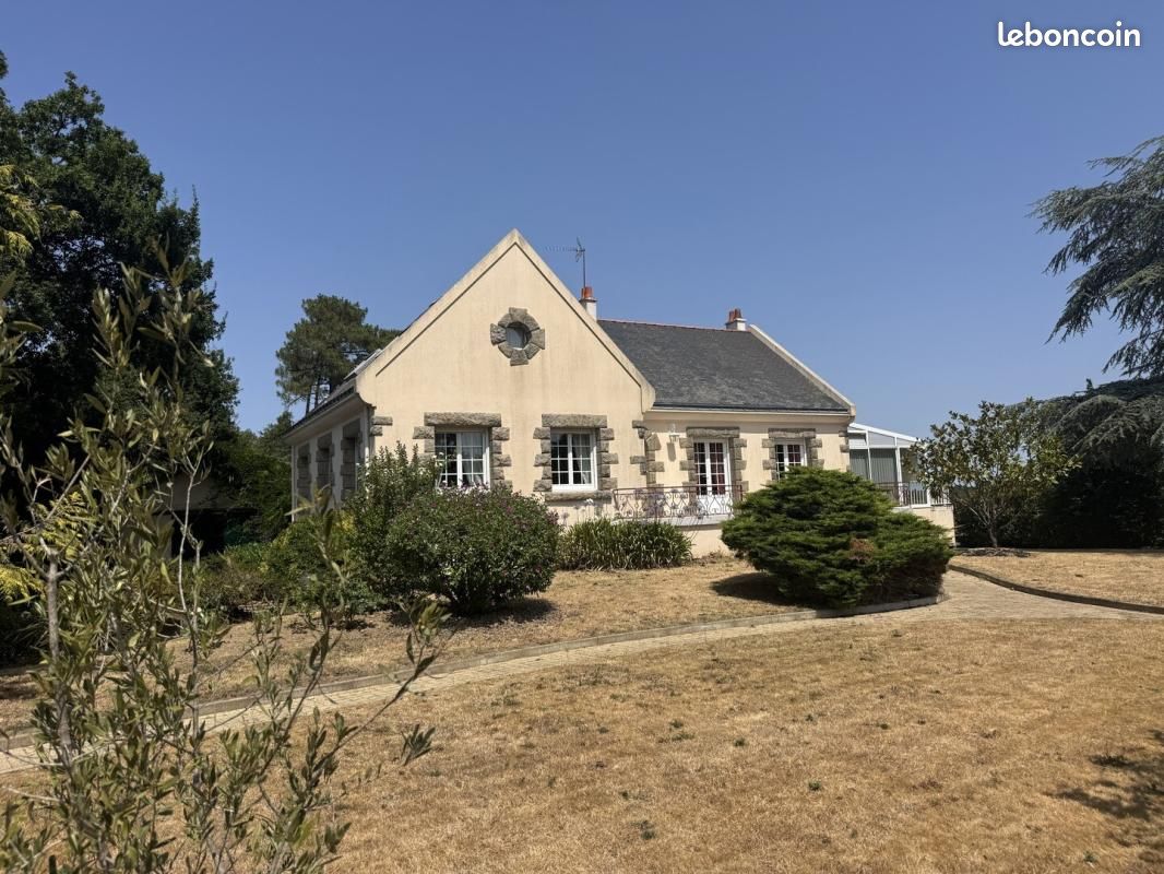 Maison 10 pièces 206 m² · à Férel · 206 m² · 398 475 €