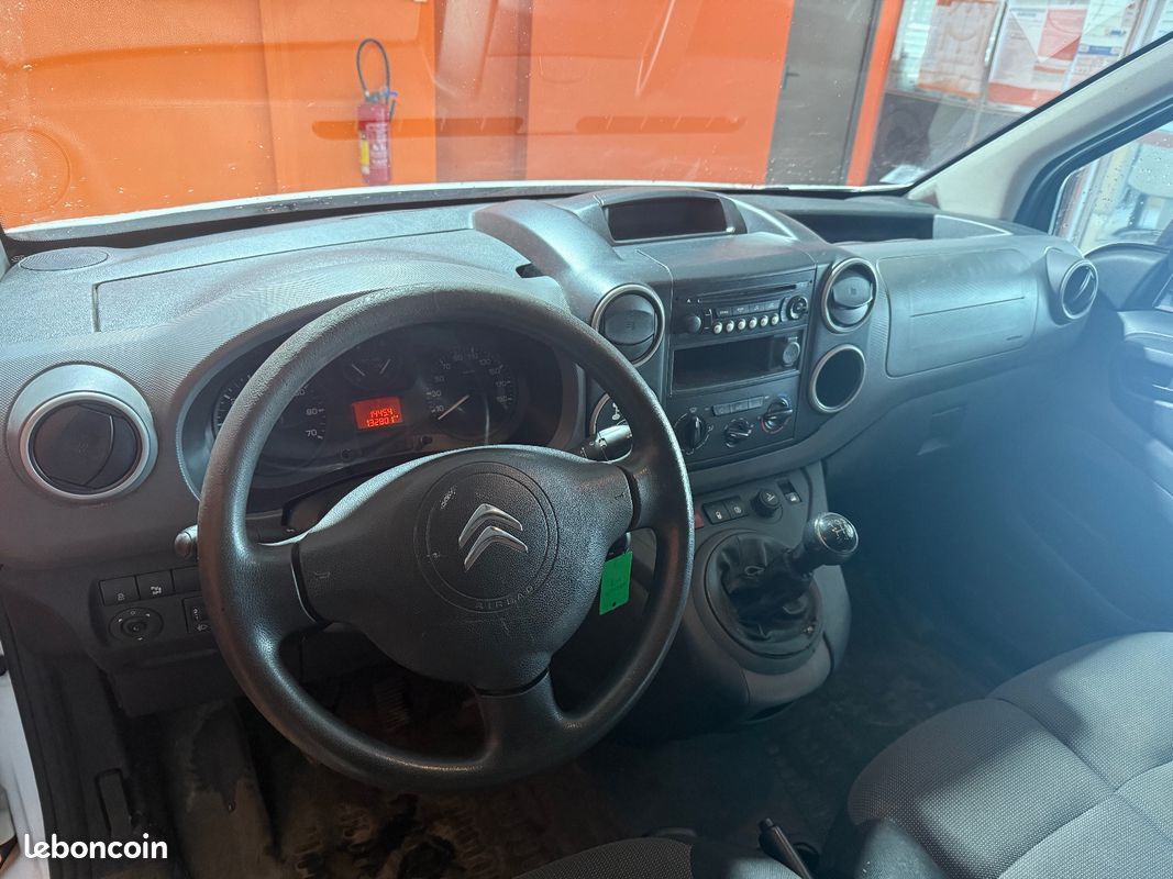 Citroen berlingo fourgon xl bluehdi 100 club (image 8)