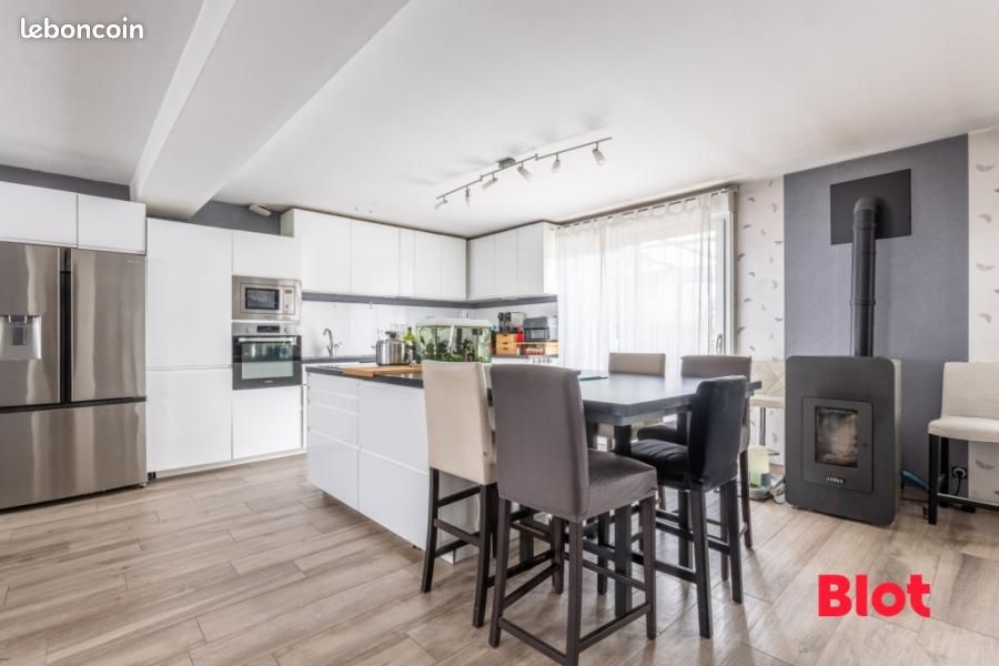 Maison 7 pièces 138 m² · à Liffré · 138 m² · 346 500 €