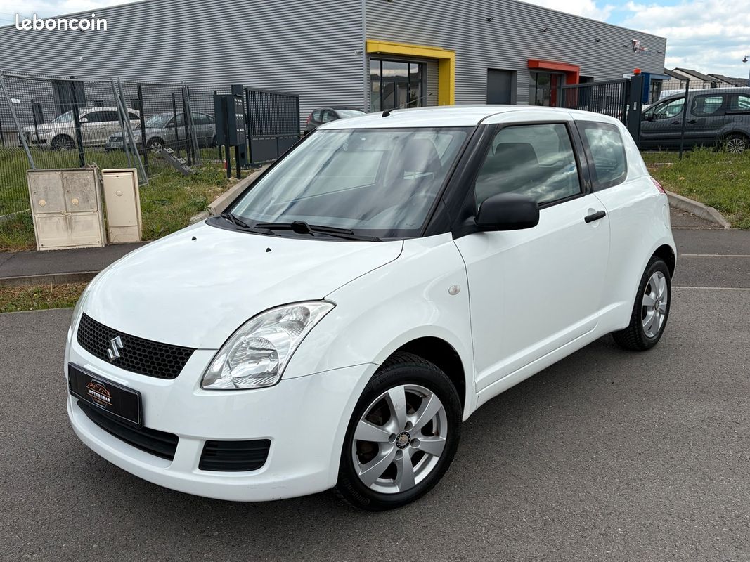 Suzuki Swift 1.3 CLASSIC 92 CH (image 1)
