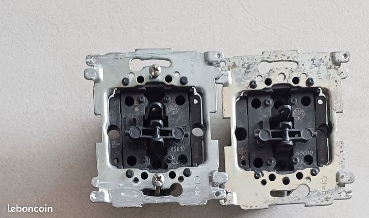 Interrupteur Double Va-et-vient ARNOULD CLUB – Gris Anthracite, Modèle Club