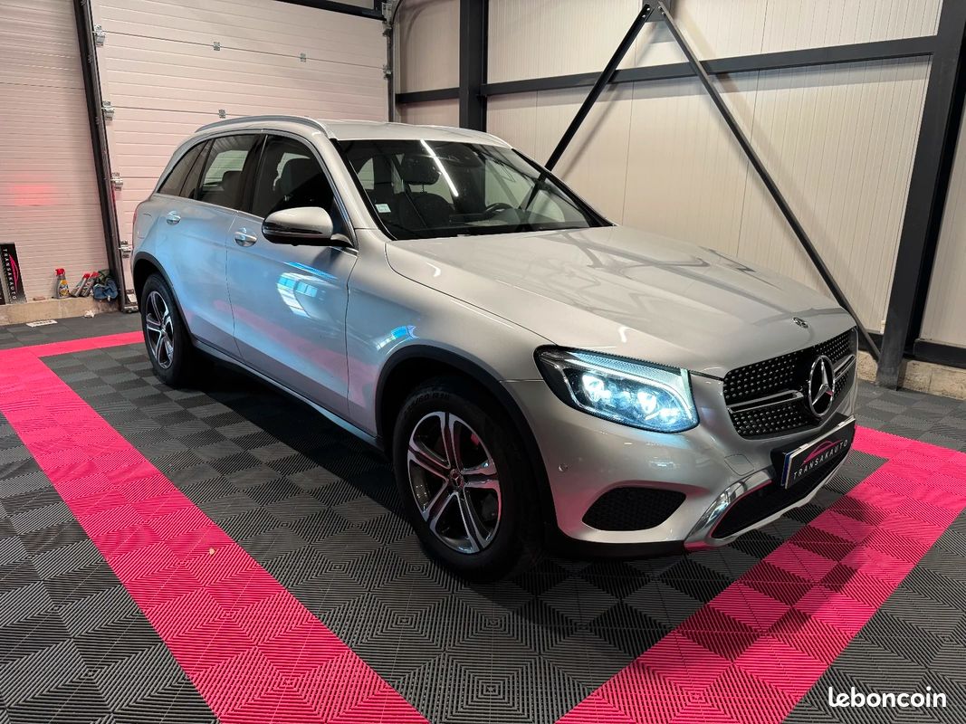 MERCEDES GLC 220 d 9G-Tronic 4Matic Sportline / SUIVI ENTRETIEN / PACK AMG / ATTELAGE / GARANTIE 12 MOIS (image 3)