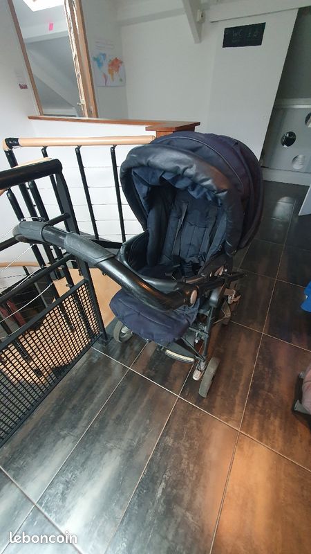 Poussette duo peg perego bleu marine en bon état (image 1)