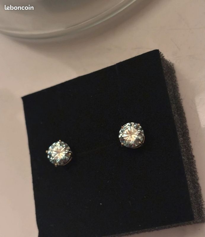 Boucles d'oreilles en argent plaqué or 18k et diamants de moissonite avec certificat carte gra (image 1)
