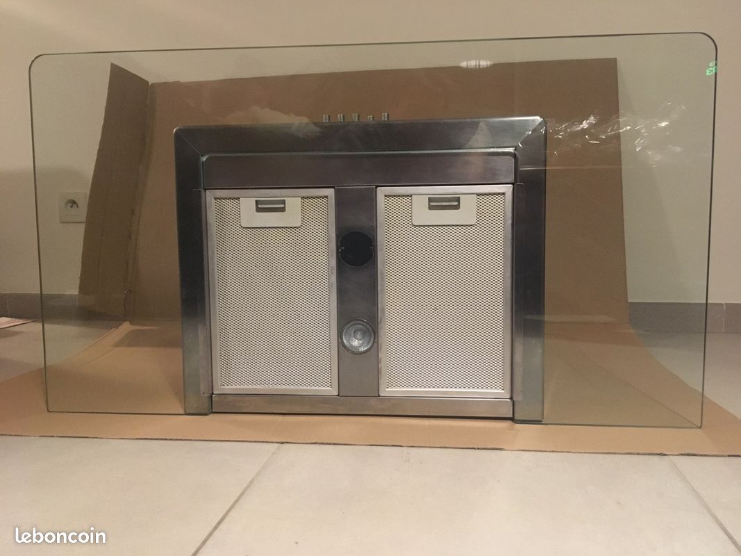 Hotte de cuisine inox et verre (image 1)