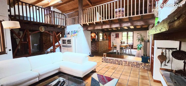 Maison 5 pièces 242 m²