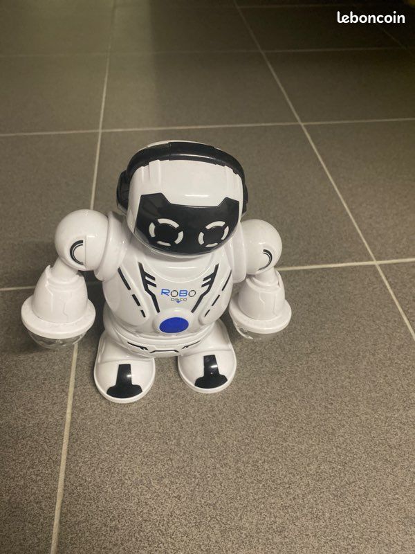 Robots qui danse et chante (image 1)