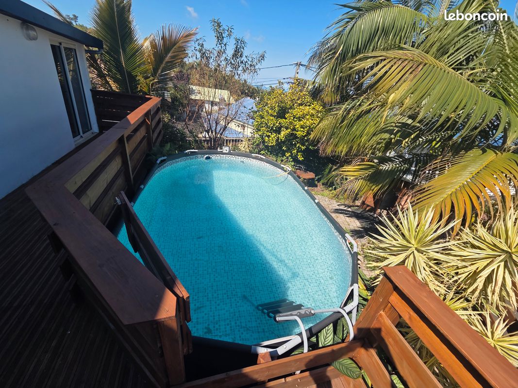Maison 4 pièces 140 m² · à Petite-Île · 140 m² · 1 100 €/mois