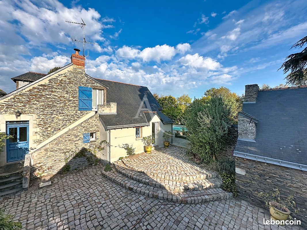 Maison 6 pièces 144 m² · aux Garennes sur Loire · 144 m² · 473 500 €