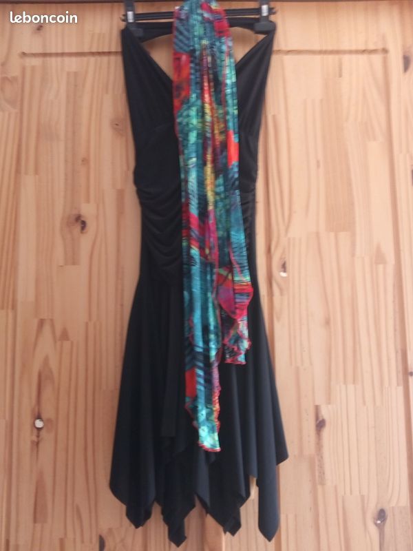 Robe de soirée avec foulard assorti (image 1)