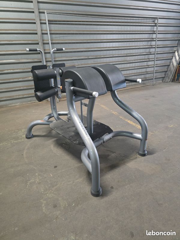 Musculation | Banc à fessiers et ischio-jambiers Matrix Magnum | Glute Ham Bench Magnum Matrix (image 1)