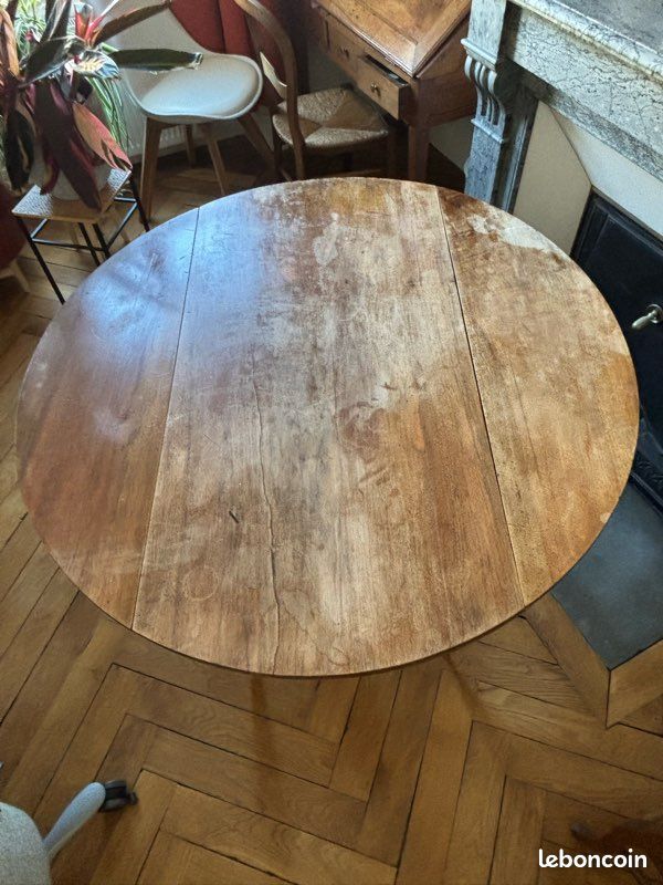 Table à volets diam 110 en noyer + 2 chaises en noyer (image 5)
