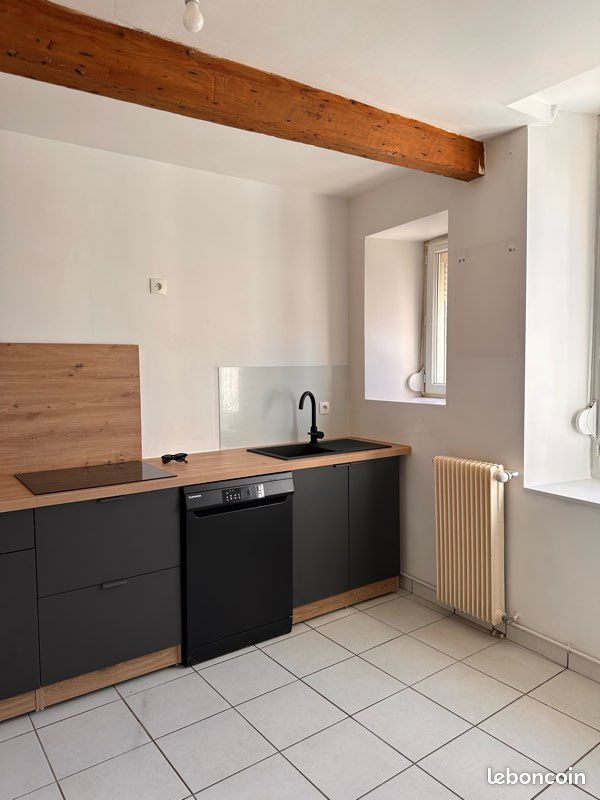 Appartement 1 pièce 90 m² · à Romilly-sur-Seine · 90 m² · 700 €/mois
