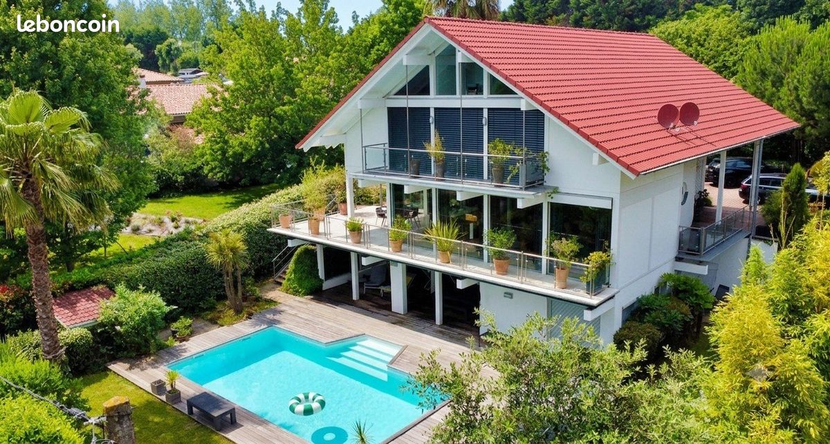 Maison 8 pièces 300 m² · à Anglet · 300 m² · 1 680 000 €