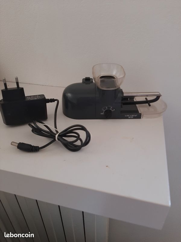 Machine pour cigarettes en tube