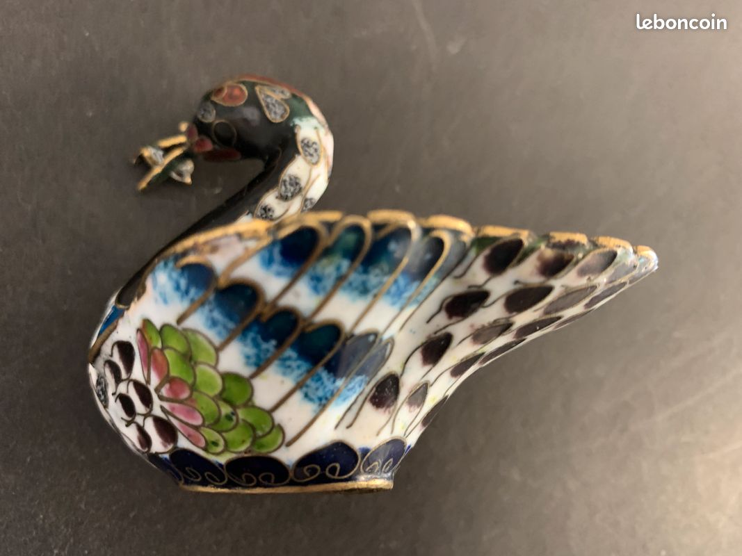 Baguier ou coupelle à bijoux boucles oreilles, émaux et laiton, décor cygne (image 7)