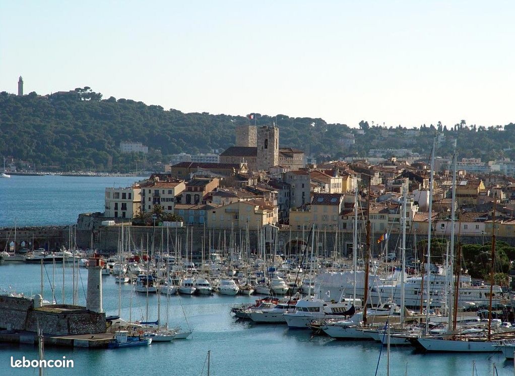 DOUBLE PLACE DE PARKING - CENTRE VILLE PORT Gare SNCF · à Antibes · 49 500 €