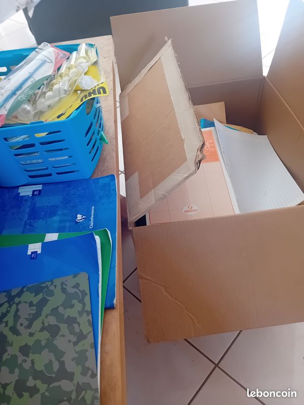 Fournitures scolaires (image 1)
