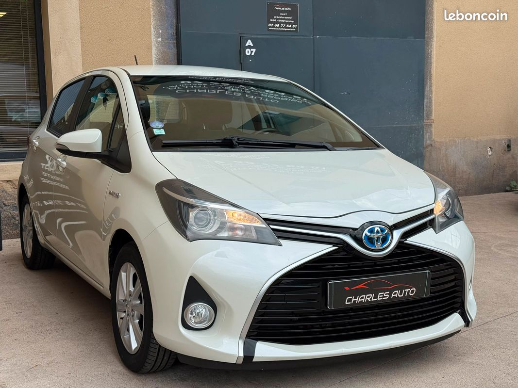 Toyota Yaris HSD 100h Dynamic 5p / 1ere main / Garantie 12 mois (image 2)