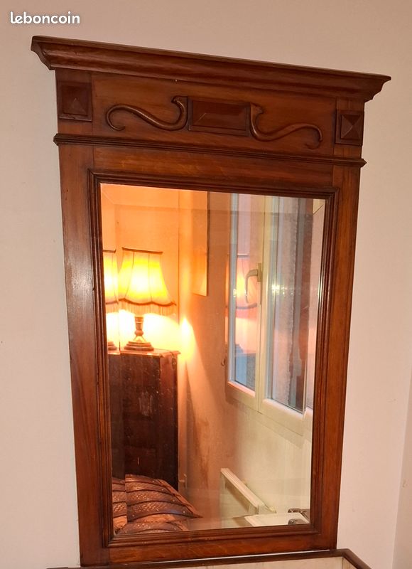 Miroir ancien biseauté fin XIXᵉ – cadre bois sculpté (image 1)