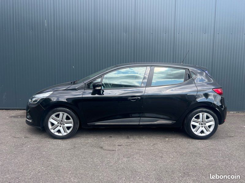 RENAULT CLIO IV 0.9 TCE 75ch / PREMIÈRE MAIN / SUIVI RENAULT / FAIBLE KILOMÉTRAGE / IDÉAL JEUNE PERMIS / CLIM / BLUETOOTH (image 2)